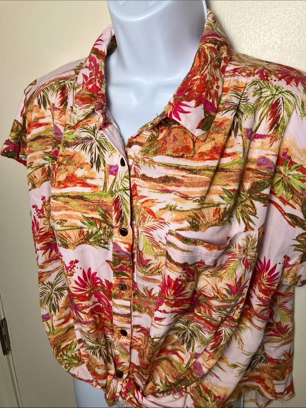 Rose + Olive Tropical Print Button Front Top Size Large Vacation Resort Shirt